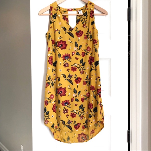 Old Navy Dresses & Skirts - 4/$25 Old navy yellow & red floral tunic dress
